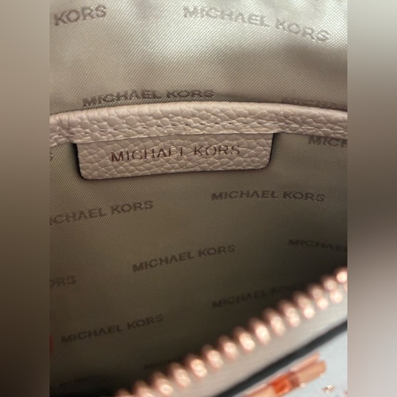 Michael Kors Pink Scalloped Leather Clutch - Picture 14 of 15